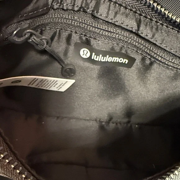 Lululemon City Essentials Mini Sparkle Silver Shoulder Bag - Picture 12 of 16